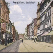 AK Saarbrücken, Bahnhofstraße mit Bergamt, Salamander, Feldpost, gelaufen 1916