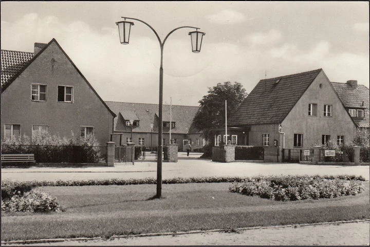 AK Hohen Neuendorf, Eingang zum Krankenhaus, gelaufen 1975