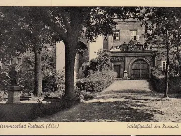 AK Pretzsch, Schlossportal im Kurpark, gelaufen 1941