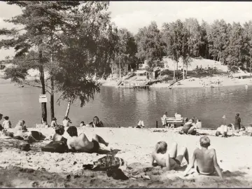 AK Bad Liebenwerda, Waldbad, Strand, Badegäste, ungelaufen