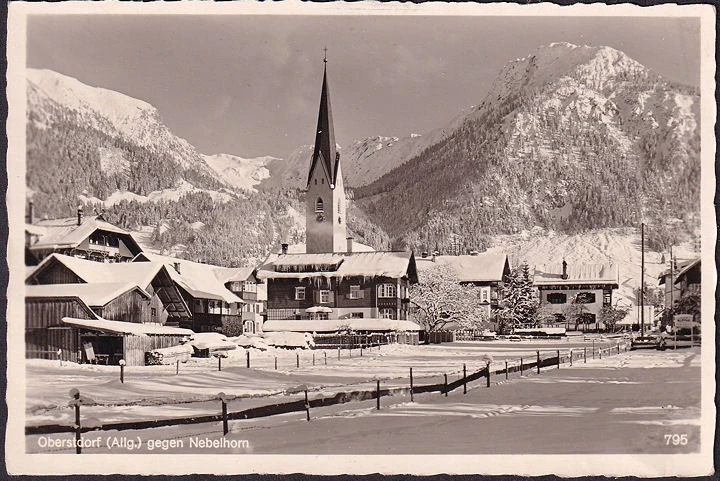 AK Oberstdorf, Stadtansicht im Winter gegen Nebelhorn, ungelaufen- datiert 1951