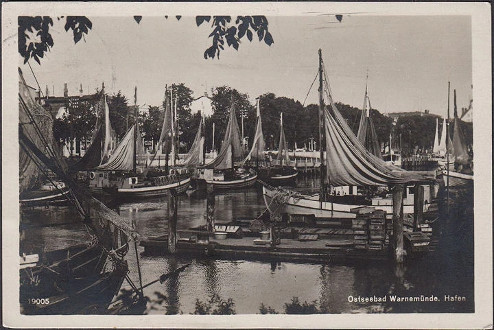 AK Warnemünde, Hafen, Segelschiffe, gelaufen 1933