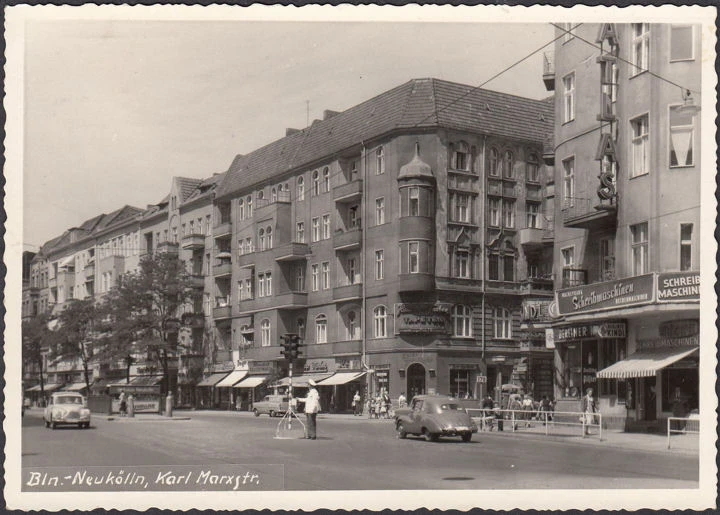 AK Berlin, Karl Marx Straße, Polizist, Schreibmaschinen, Raucherwaren, Apotheke, gelaufen 1963