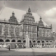 AK Bremen, Rathaus, Straßenbahnen, gelaufen 1958