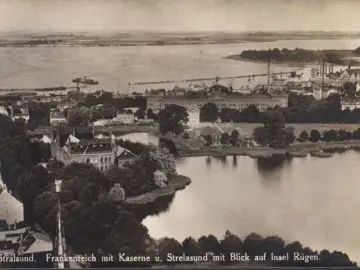 AK Stralsund, Frankenteich mit Kaserne und Strelasund mit Blick auf Rügen, gelaufen 1929