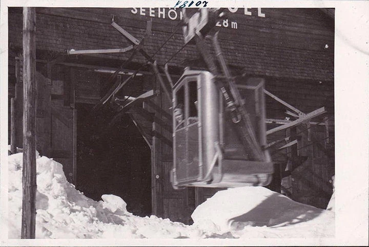 AK Bad Gastein, Gondel mit Skier, Bergstation, Stubnerkogel, Foto AK, ungelaufen