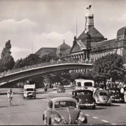 AK Düsseldorf, Aluminium Brücke, VW Käfer, Bezirks Regierung, gelaufen 1956