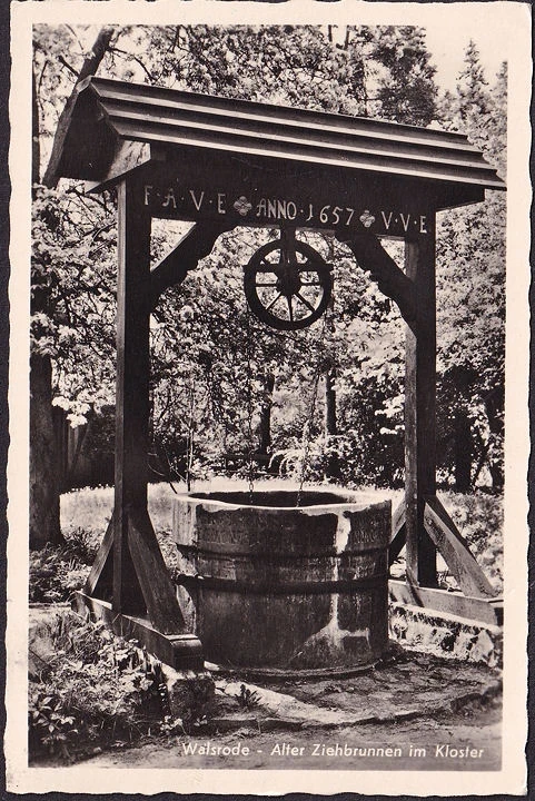 AK Walsrode, Alter Ziehbrunnen im Kloster, gelaufen 1952