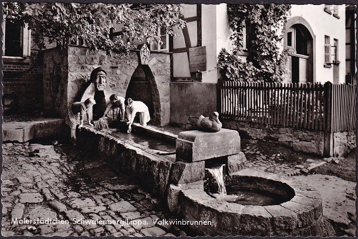 AK Schwalenberg, Volkwinbrunnen, Gasthof Künstlerklause, ungelaufen