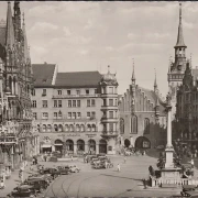 AK München, Markt, Cafe Atlantic, Dresdner Bank, Straßenbahn, gelaufen 1957