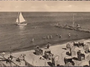 AK Göhren, Strand, Strandkörbe, Segelboot, gelaufen 1961