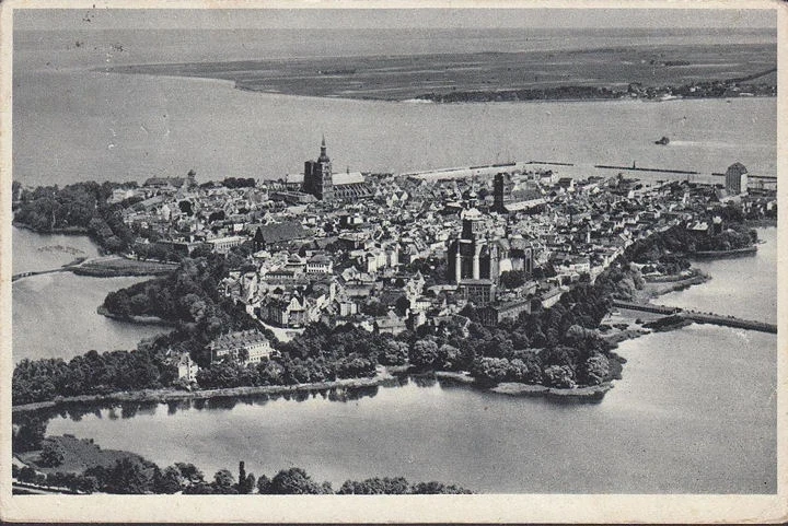 AK Stralsund, Fliegeraufnahme, Stadtansicht, gelaufen 1935