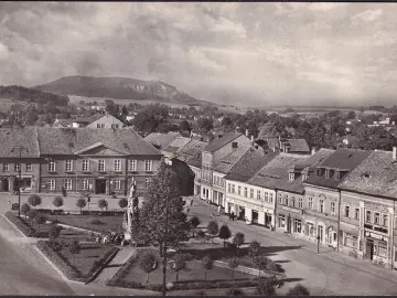 AK Sluknov, Rathaus, Marktplatz, Denkmal, gelaufen