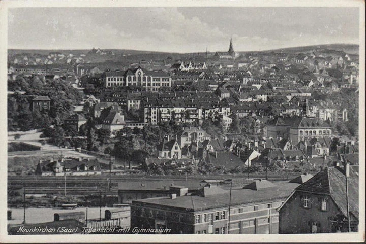 AK Neunkirchen, Teilansicht mit Gymnasium, ungelaufen