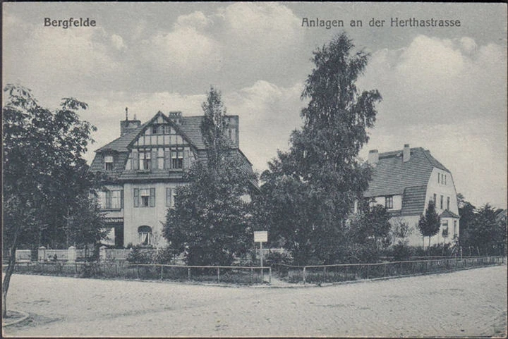 AK Bergfelde, Anlagen an der Herthastraße, gelaufen 1921