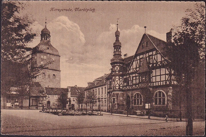 AK Harzgerode, Marktplatz, Rathaus, Kirche, ungelaufen