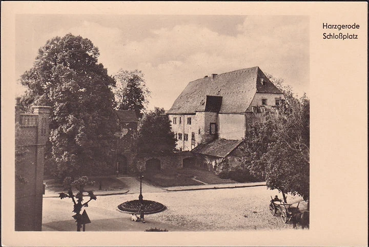 AK Harzgerode, Schlossplatz, ungelaufen-datiert 1954