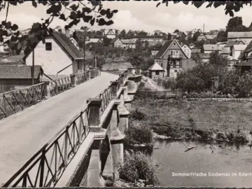 AK Dodenau, Brücke, Stadtansicht, gelaufen 1961