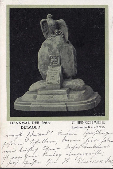 AK Detmold, Denkmal der 256er, Leutnant C. Heinrich Wiehe, Bahnpost, gelaufen 1916