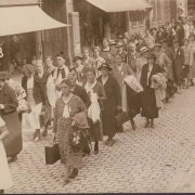 AK Kevelaer, Pilgergruppe zur Marienwallfahrt, Foto AK, ungelaufen