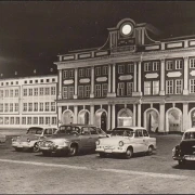 AK Rostock, Rathaus bei Nacht, Autos, ungelaufen