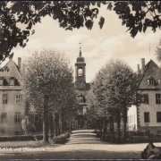 AK Elsterwerda, Schloss und Oberschule, gelaufen 1958