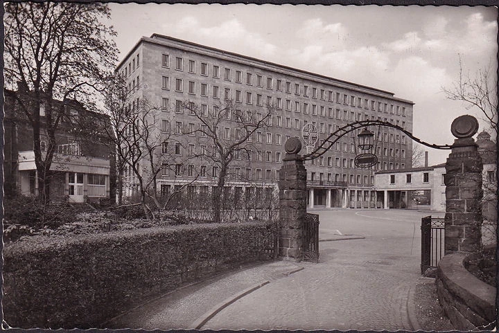 AK Leverkusen Wiesdorf, Verwaltungsgebäude der I.G.F, gelaufen 1954