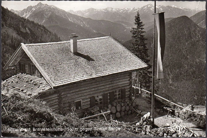 AK Mittenwald, Brunnsteinhütte gegen Tiroler Berge, ungelaufen