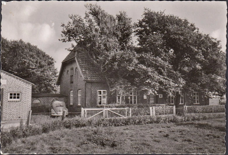 AK Utersum auf Föhr, Gemeinde und Kurverwaltung, VW Käfer, gelaufen 1959