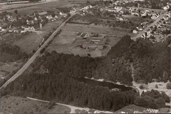 AK Aschbach, Fliegeraufnahme, Schule, Kirche, Weiher, gelaufen 1982