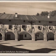 AK Berchtesgaden, Kriegerdenkmal im Schlossplatz, ungelaufen