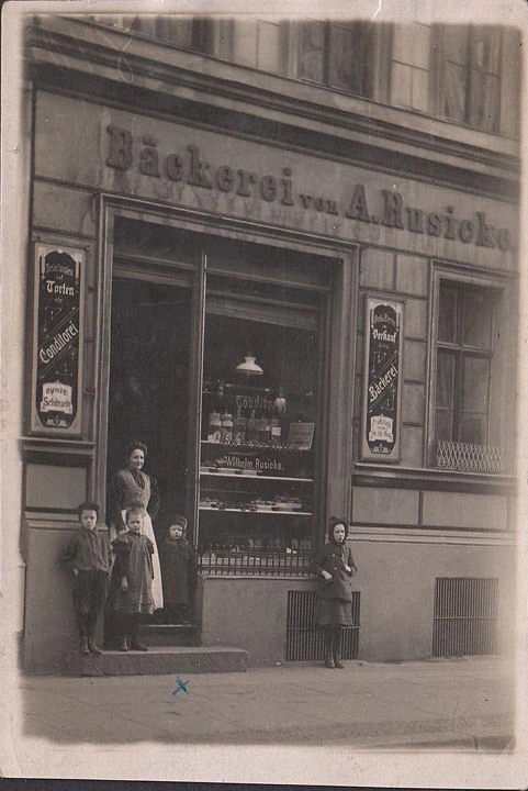 AK Berlin Tempelhorf, Bäckerei A. Rusicke, Manteuffelstraße 129, Foto AK, gelaufen 1909