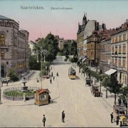 AK Saarbrücken, Reichsstraße, Gasthaus Ulrich, Reflex Fenster, Straßenbahn, gelaufen 1912