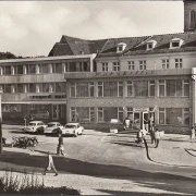 AK Bergen, Marktplatz, Apotheke und Hotel Ratskeller, gelaufen 1971