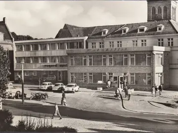 AK Bergen, Marktplatz, Apotheke und Hotel Ratskeller, gelaufen 1971