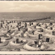 AK Swinemünde, Strandleben, Brücke, Strandkörbe, gelaufen 1941