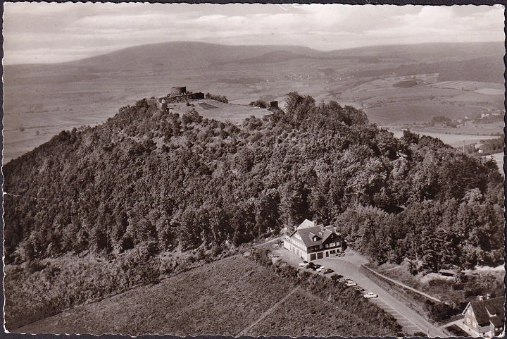 AK Melsungen, Burg Heiligenberg, Hotel und Restaurant, Fliegeraufnahme, gelaufen 1957