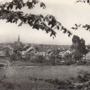 AK Saarwellingen, Stadtansicht mit Kirche, gelaufen 1959