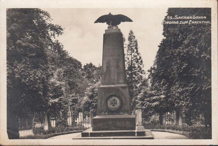 AK Saarbrücken, Eingang zum Ehrenmal, gelaufen 1938