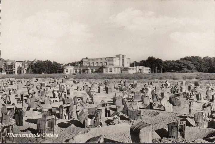 AK Warnemünde, Kurhaus, Strand, Strandkörbe, gelaufen 1961