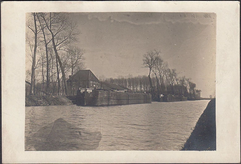 CPA Bateau Boinemile, dans le port, non circular-date 1917