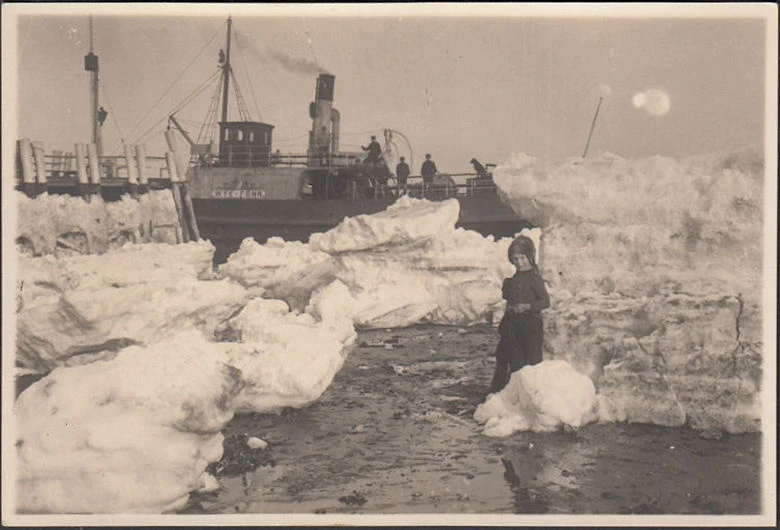 AK Wyk auf Föhr, Hafen, Packeis, Schlepper, Foto AK, ungelaufen