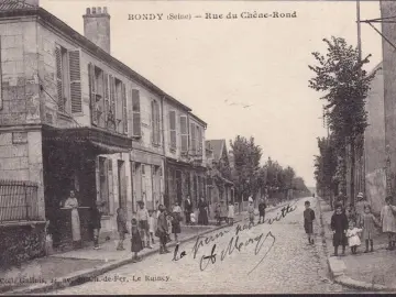 CPA Bondy, Rue du Chene Rond, circule