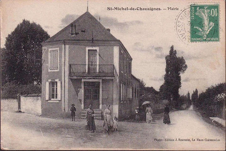 CPA Saint Michel de Chavaignes, Mairie, circule